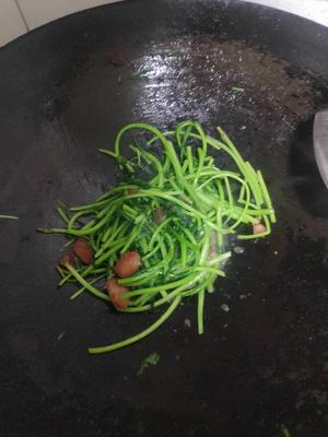蒿子秆炒咸肉的做法 步骤1