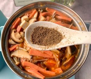 10分钟就能搞定的低脂酸辣汤❗好喝又开胃的做法 步骤9