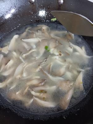 蘑菇汤的做法 步骤5