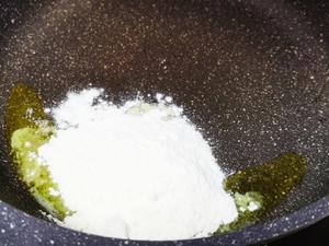 秒杀西餐厅的奶香蘑菇汤的做法 步骤8