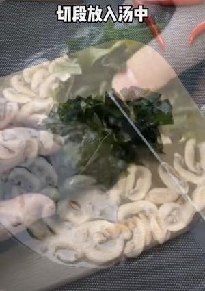 海带蘑菇汤的做法 步骤5