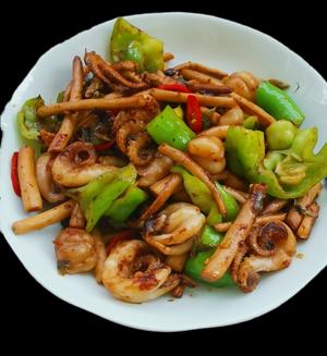 青椒茶树菇炒小八爪鱼工程的做法 步骤1