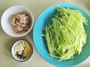 莴笋丝炒肉的做法 步骤1