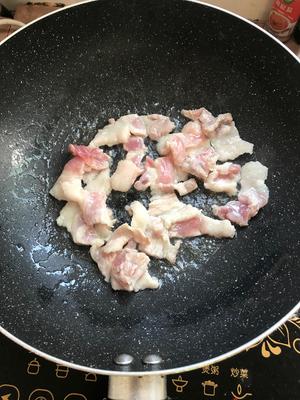干锅五花肉孜然花菜的做法 步骤3