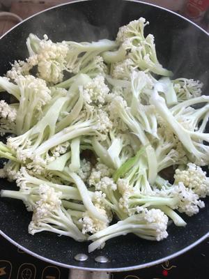 干锅五花肉孜然花菜的做法 步骤6