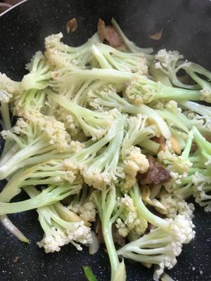 干锅五花肉孜然花菜的做法 步骤7