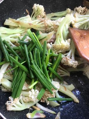 干锅五花肉孜然花菜的做法 步骤9