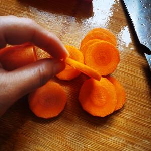 最适合冬天吃的，砂锅花菜一锅乱炖的做法 步骤3