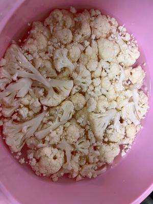 花菜炒肉的做法 步骤2