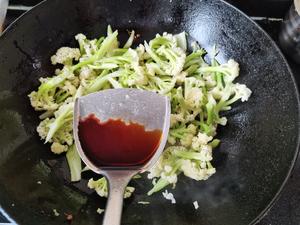 素炒花菜 不加肉也简单好吃的快手菜的做法 步骤5