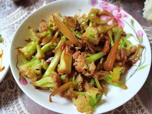 素炒花菜 不加肉也简单好吃的快手菜的做法 步骤9