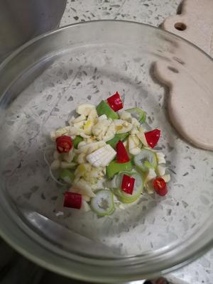 干锅菜花，好不好吃不知道，反正家人经常要我做的做法 步骤2