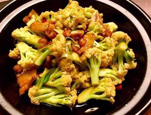 干锅菜花，好不好吃不知道，反正家人经常要我做的做法 步骤8