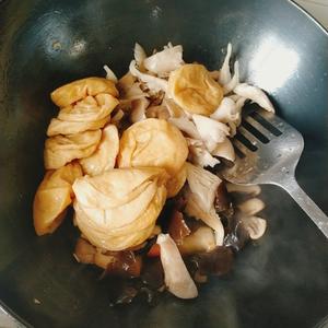 双菇面筋盖浇面（详解浇头）的做法 步骤9