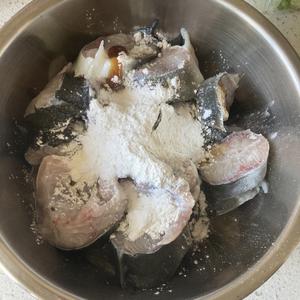 煎焗鳗鱼的做法 步骤4