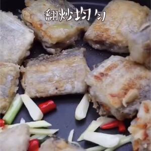 红烧带鱼-香煎带鱼的做法 步骤12