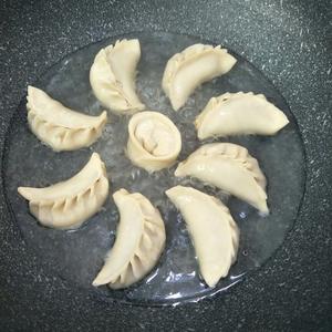 鸡蛋抱煎饺的做法 步骤7