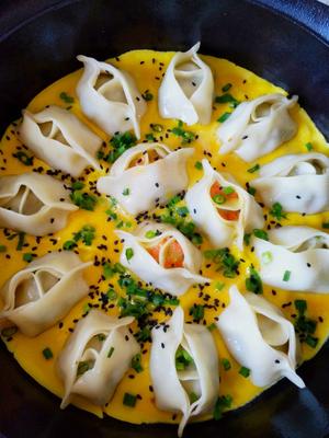 蝴蝶抱蛋煎饺（蝴蝶花样煎饺包法解析）的做法 步骤17