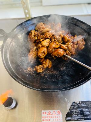 味好美蒜香风味～土豆炖鸡的做法 步骤16