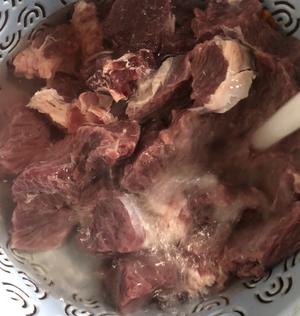 土豆炖牛肉?的做法 步骤2