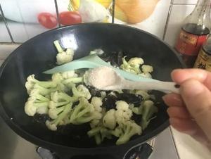 黑木耳炒松花菜的做法 步骤6