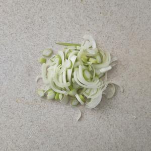 菜花炒肉的做法 步骤2