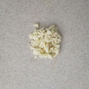 菜花炒肉的做法 步骤3