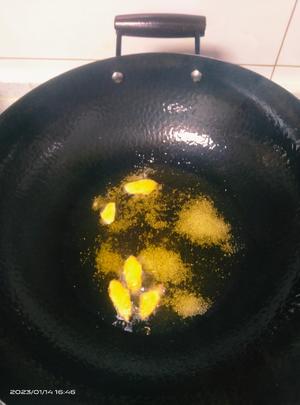 老豆腐烧黑平菇的做法 步骤2