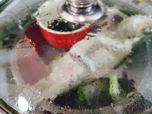 清蒸鲈鱼【六月鲜轻盐松茸酱油】的做法 步骤7