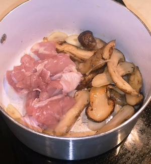 流口水的松茸鸡肉饭的做法 步骤9