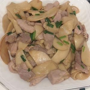 鸡腿菇炒肉的做法 步骤7