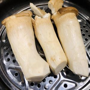 凉拌鸡腿菇（杏鲍菇）的做法 步骤1