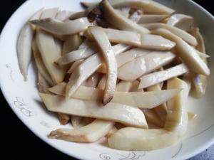 沙茶牛肉鸡腿菇的做法 步骤6