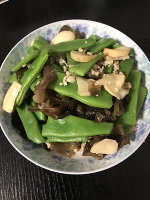 肉沫油豆角鸡腿菇炒黑木耳的做法 步骤7