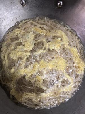 【雅卓宝儿MM早餐记】土豆咖喱鸡腿饭与金针菇蛋花汤的完美搭配，给女儿满足的一个清晨的做法 步骤17