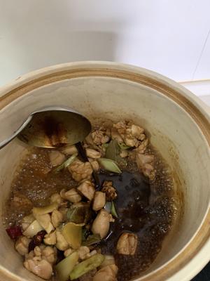 鸡腿香菇烧土豆的做法 步骤5