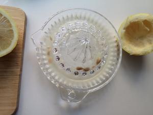 家庭版奶油奶酪（拯救临期的牛奶）的做法 步骤2
