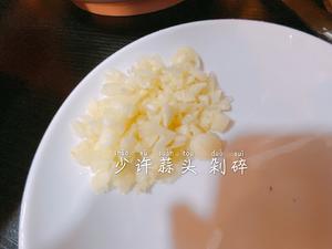 简易砂锅草菇焖海参的做法 步骤2