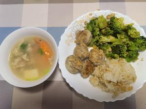 口蘑多种吃法，鲜甜美味不浪费（香煎口蘑虾滑+口蘑鲜虾豆腐汤）的做法 步骤11