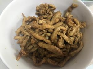 独家下饭菜-鸡胸肉炒菇的做法 步骤7