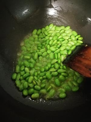 草菇毛豆肉丁的做法 步骤8