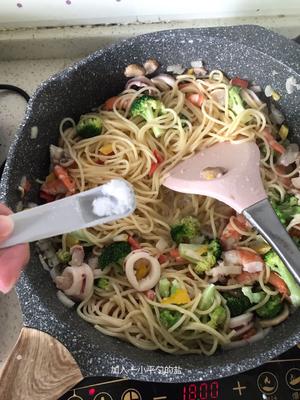 奶油意大利面的做法 步骤10
