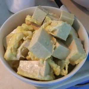 黄金豆腐番茄蟹味菇的做法 步骤1