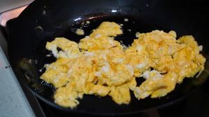 老菜脯炒饭的做法 步骤7