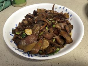 牛肝菌炒腊肉的做法 步骤5