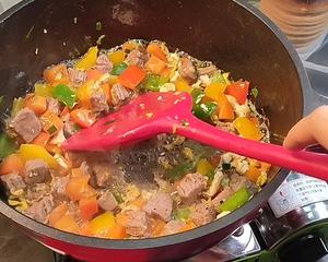 菠萝牛肉炒饭的做法 步骤16
