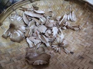 鸡㙡炖鸡汤的做法 步骤7