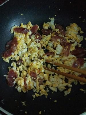 紫菜腊肠炒饭的做法 步骤5