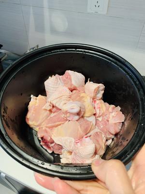 虫草花竹荪椰子鸡的做法 步骤2