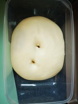 超级柔软的软妹子，拉丝炼乳餐包的做法 步骤7